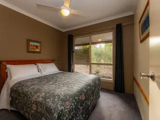 Echidna Cottage bedroom