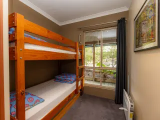 Echidna Cottage bedroom