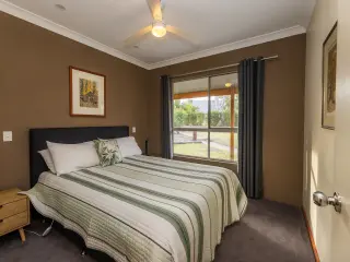 Wombats Cottage bedroom