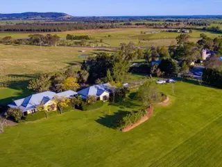 Silos Estate
