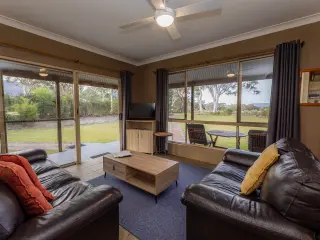 Kookaburra Cottage lounge