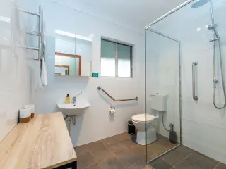 Wombats Cottage bathroom